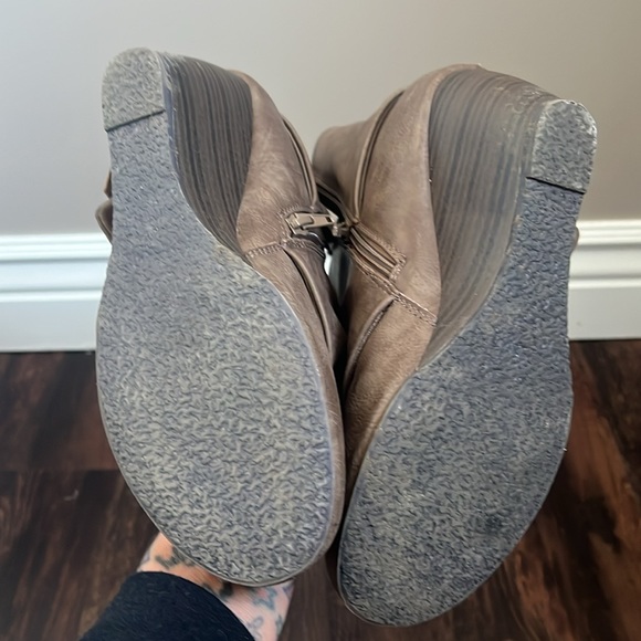 Blowfish booties - Picture 5 of 5